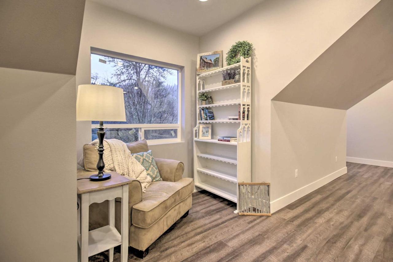 Chic Farmhouse With Creek In Heart Of Wine Country! 맥민빌 외부 사진